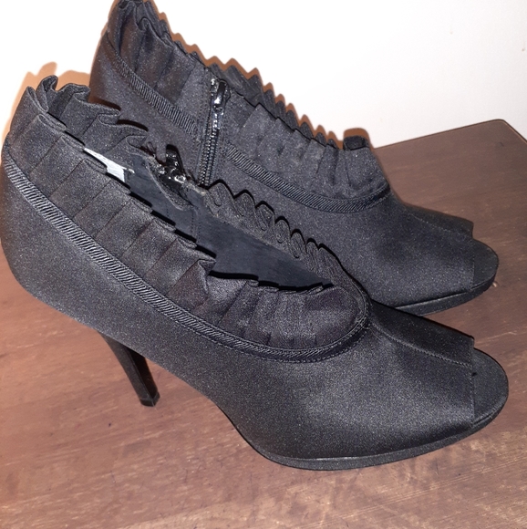 Nina Heels - Picture 1 of 3